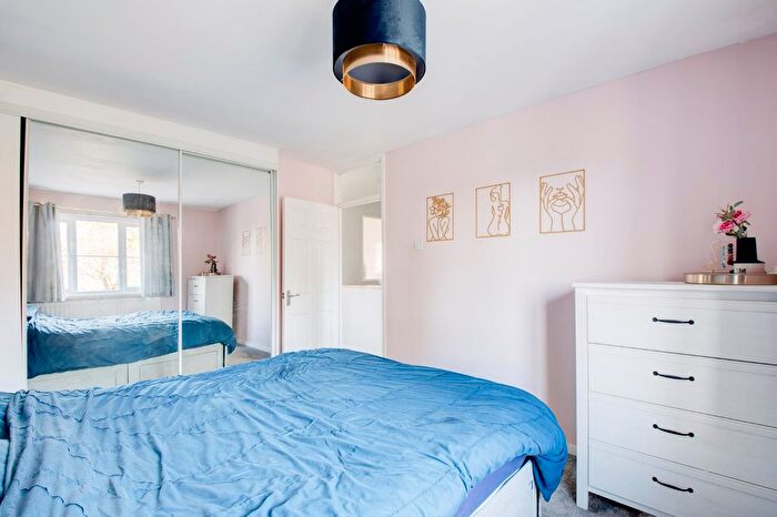 3 Bedroom Terraced House For Sale In Chiltern Close, Halesowen, West Midlands, B63