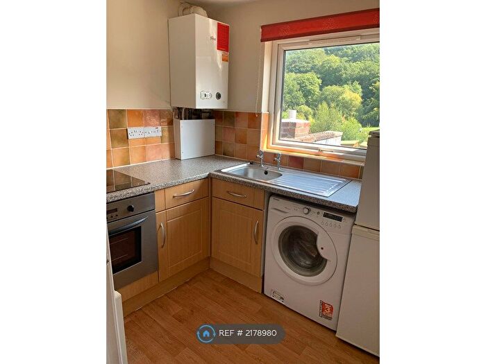 Studio To Rent In Chesterfield Road, Sheffield, S8