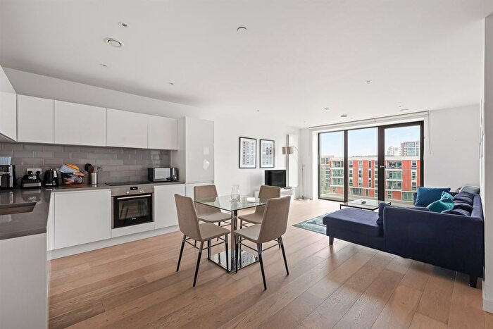 2 Bedroom Flat For Sale In Fairwater House, Bonnet St, E16