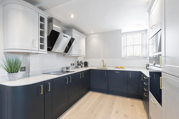 3 Bedroom Apartment To Rent In Lansdown Road, Cheltenham, GL51