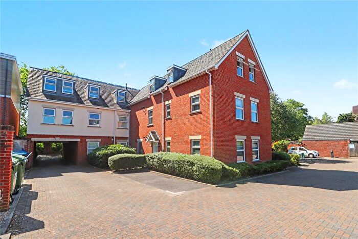 1 Bedroom Flat For Sale In Maybury Road, Woking, Surrey, GU21