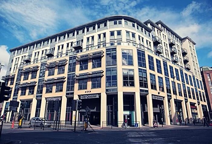 3 Bedroom Flat To Rent In Apartment, City Quadrant, Waterloo Square, Newcastle Upon Tyne, NE1