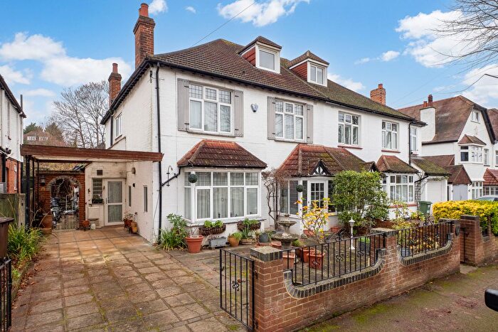 4 Bedroom Semi Detached House For Sale In Carshalton Park Road, Carshalton, SM5