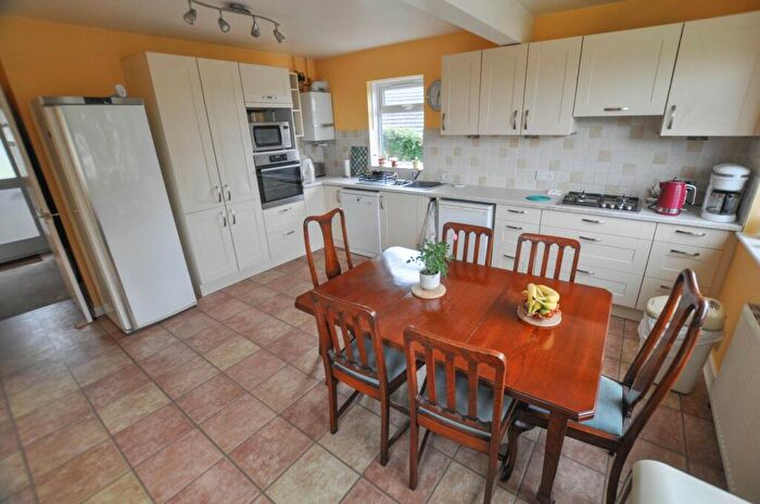 2 Bedroom Bungalow For Sale In Lacy Drive, Wimborne, BH21