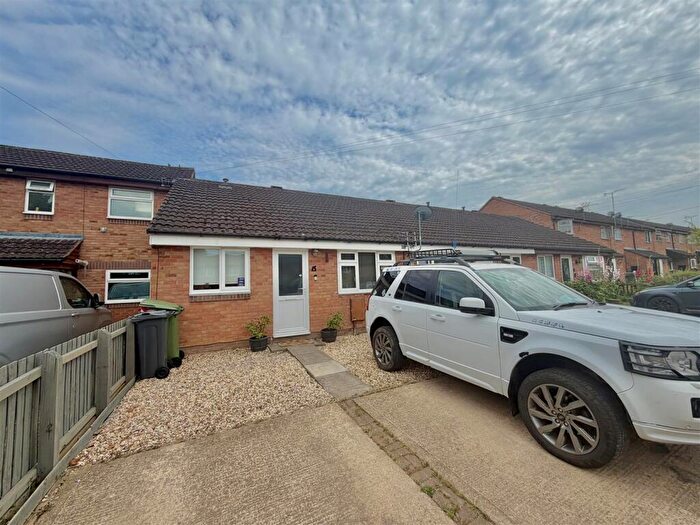 2 Bedroom Bungalow For Sale In Westbourne Drive, Hardwicke, Gloucester, GL2