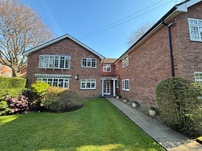 2 Bedroom Flat To Rent In South Downs Road, Hale, Altrincham, WA14