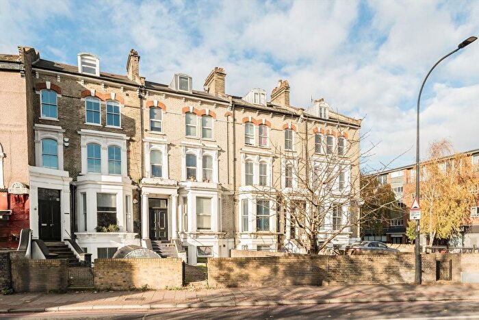 1 Bedroom Flat To Rent In Brixton Hill, Brixton, SW2