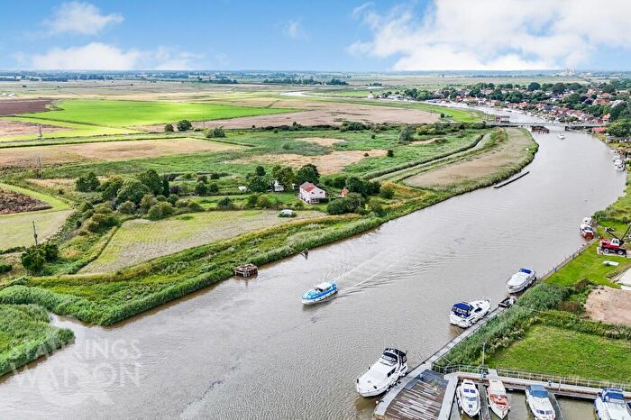 4 Bedroom Farm House For Sale In Low Road, Norton Subcourse, Norwich, NR14