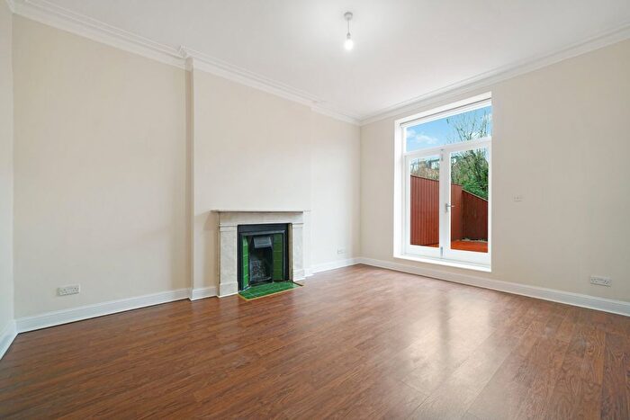 2 Bedroom Flat To Rent In Parliament Hill, Hampstead, NW3