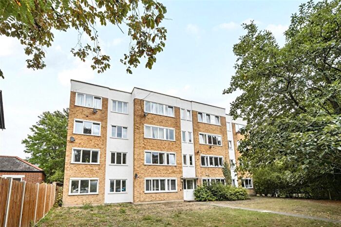 2 Bedroom Apartment For Sale In Westcombe Park Road, Blackheath, SE3