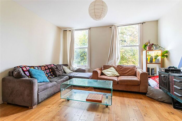 3 Bedroom Flat To Rent In Evering Road, London, E5