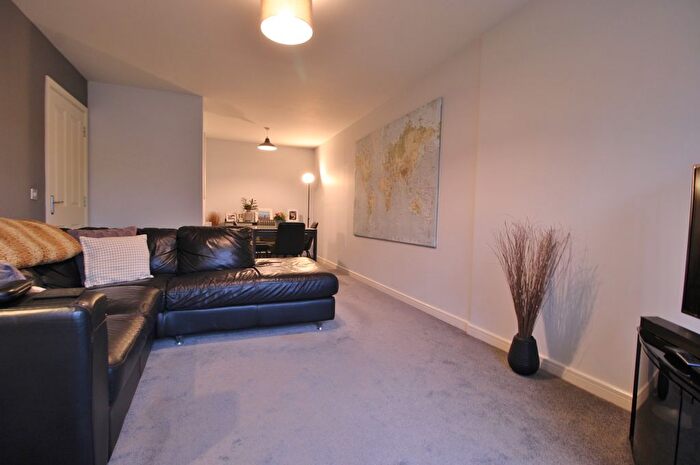 2 Bedroom Flat For Sale In Gisors Road, Southsea, PO4