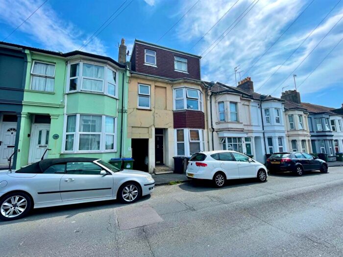 1 Bedroom Flat For Sale In South Road, Newhaven, BN9