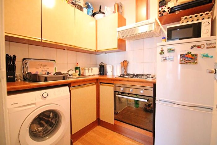 1 Bedroom Flat To Rent In Vicarage Farm Road, Heston, Hounslow, TW5