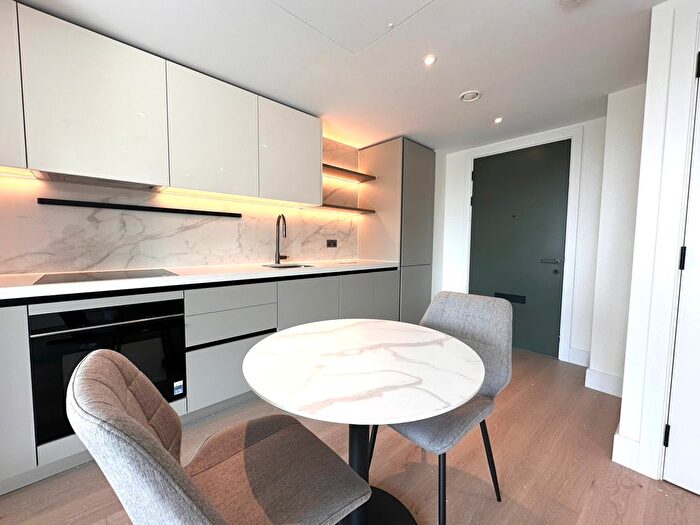 1 Bedroom Flat To Rent In Fountain Park Way, London, W12