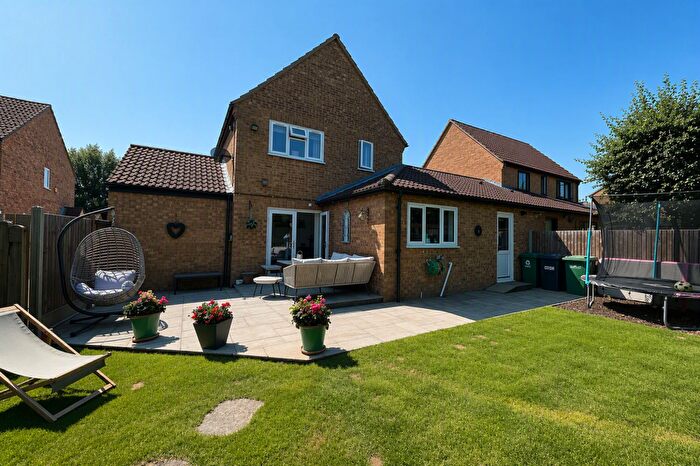 4 Bedroom Link Detached House For Sale In Glebe Road, Stilton, PE7