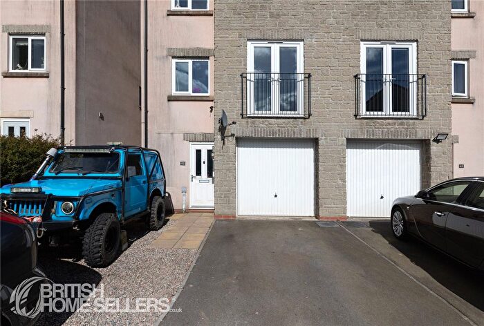 3 Bedroom Semi Detached House For Sale In Chestnut Drive, Launceston, Cornwall, PL15