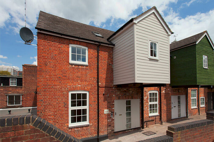 2 Bedroom Flat To Rent In East Street, Reading, Reading, RG1