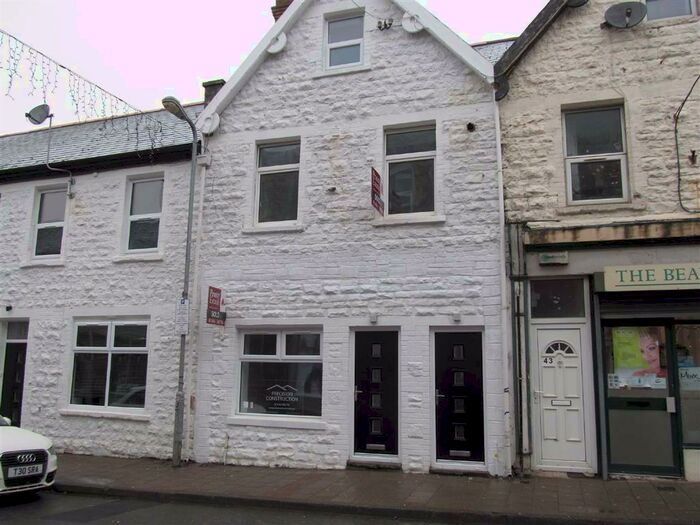 2 Bedroom Flat To Rent In High Street, Barry, Vale Of Glamorgan, CF62