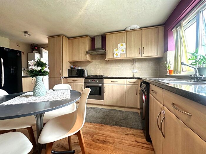 4 Bedroom Property To Rent In Bybrook Road, Kennington, Ashford, TN24