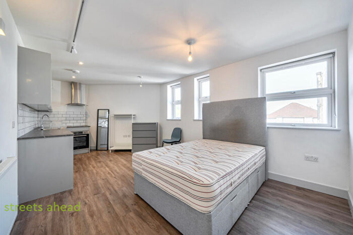 1 Bedroom Apartment To Rent In High Street, Caterham, Surrey, CR3