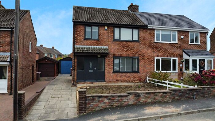 3 Bedroom Semi-detached House For Sale In Heron Grove, Rainford, St Helens, WA11