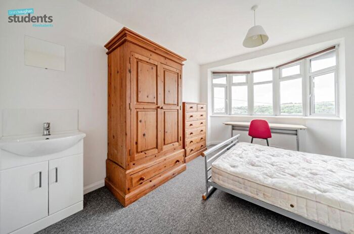 1 Bedroom Detached House To Rent In Bevendean Crescent, Brighton, East Sussex, BN2