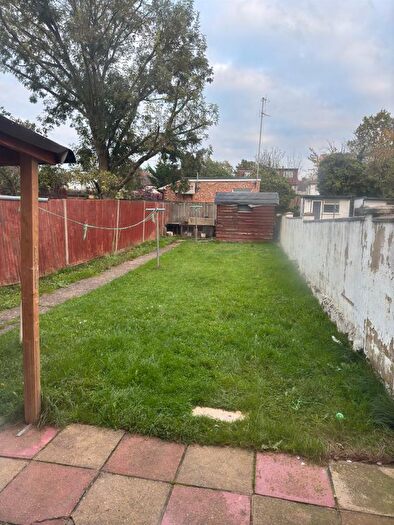 5 Bedroom Terraced House To Rent In Colin Gardens, London, NW9