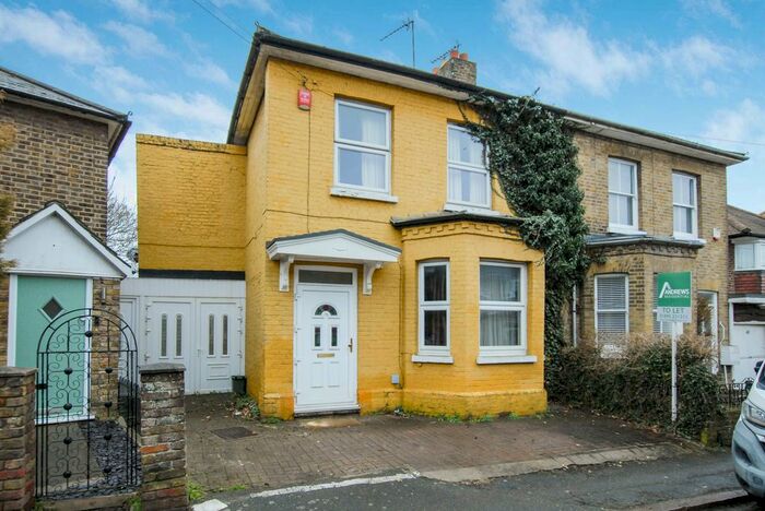 4 Bedroom Semi-Detached House To Rent In Montague Road, Uxbridge, UB8