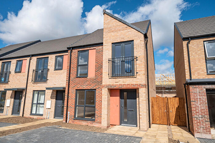 3 Bedroom Semi-Detached House To Rent In Pullman Lane, Gateshead, NE8