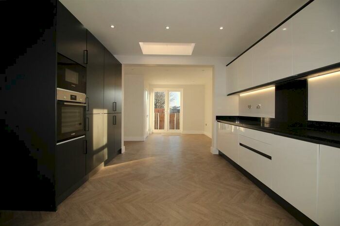 3 Bedroom End Of Terrace House To Rent In Norfolk Road, Enfield, EN3