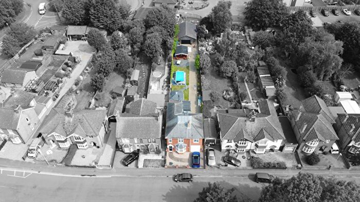 3 Bedroom Detached House For Sale In County Road, March, PE15