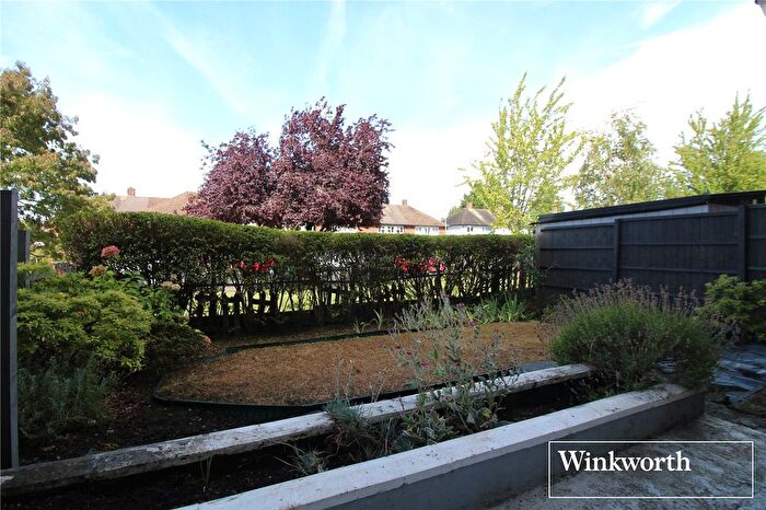 2 Bedroom Flat For Sale In Allerton Road, Borehamwood, WD6