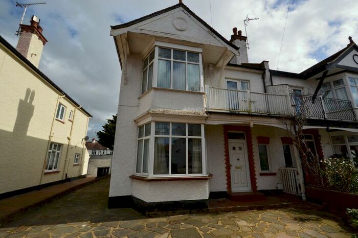 4 Bedroom Semi-Detached House To Rent In Clieveden Road, Southend-On-Sea, SS1