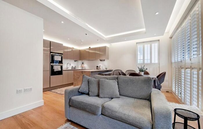 2 Bedroom Flat For Sale In Meadows House Park Street, London, SW6