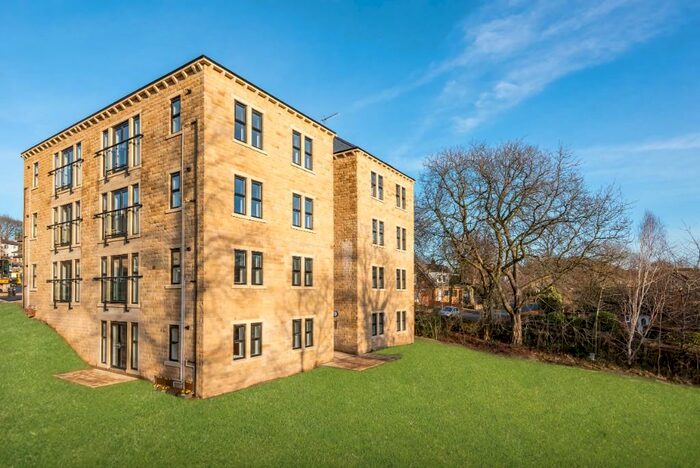 2 Bedroom Flat To Rent In Cherrywood Apartments, Catherines Walk, Horsforth, LS18