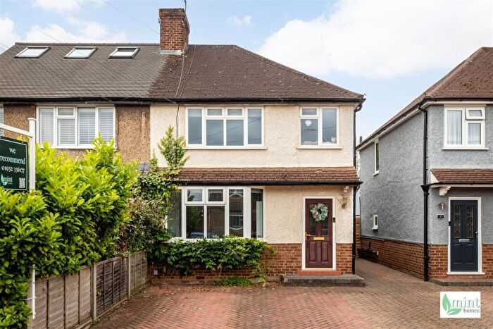 3 Bedroom House For Sale In Shakespeare Road, Addlestone, KT15