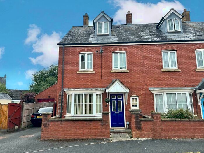 4 Bedroom End Of Terrace House To Rent In St James Way, Tiverton, EX16