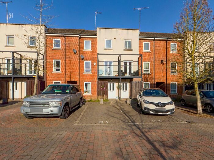4 Bedroom Town House To Rent In Tadros Court, High Wycombe, HP13