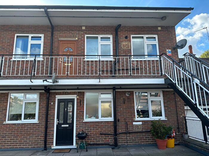 2 Bedroom Flat To Rent In Pleasaunce Court, Eltham, London, SE9