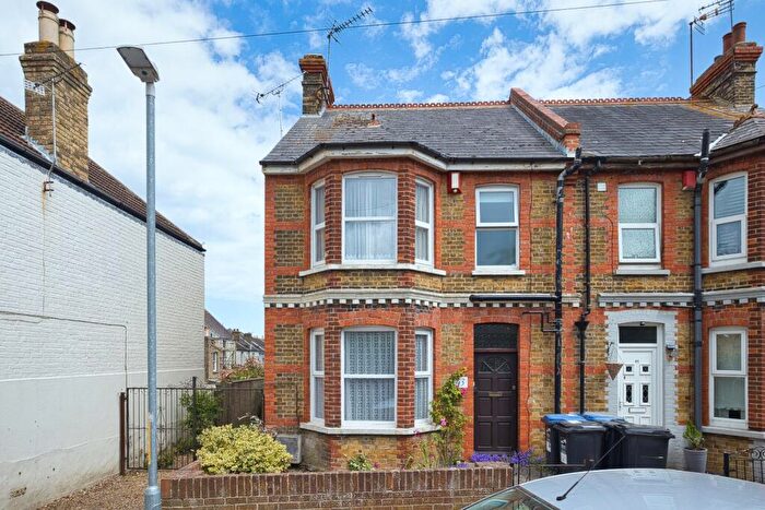 3 Bedroom Semi-Detached House For Sale In Napleton Road, Ramsgate, Kent, CT11