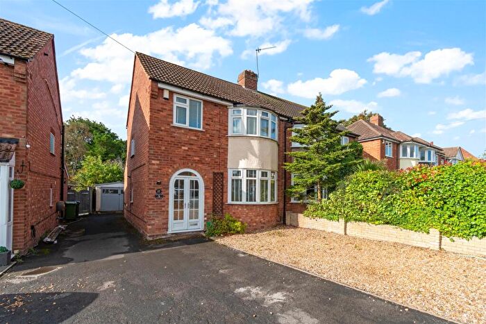 3 Bedroom Semi-Detached House To Rent In Wimbourne Road, Sutton Coldfield, B76
