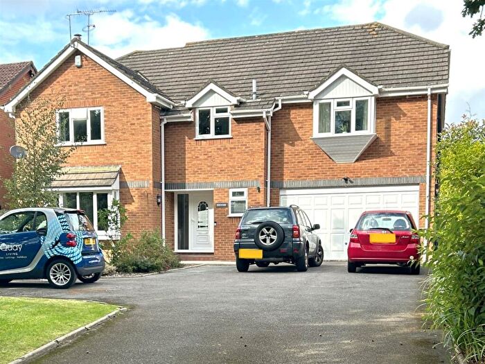 5 Bedroom Detached House To Rent In Deans Drove, Lytchett Matravers, BH16