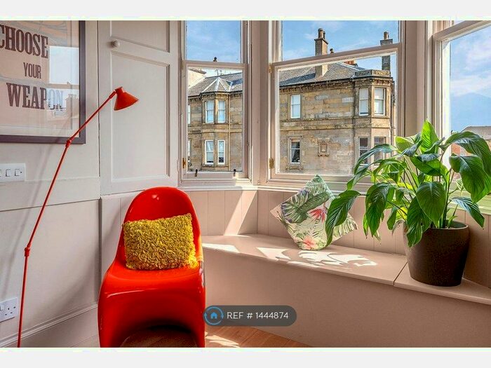 2 Bedroom Flat To Rent In Inverleith Row, Edinburgh, EH3
