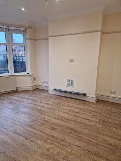 4 Bedroom Semi-Detached House To Rent In Green Drive, Manchester, M19