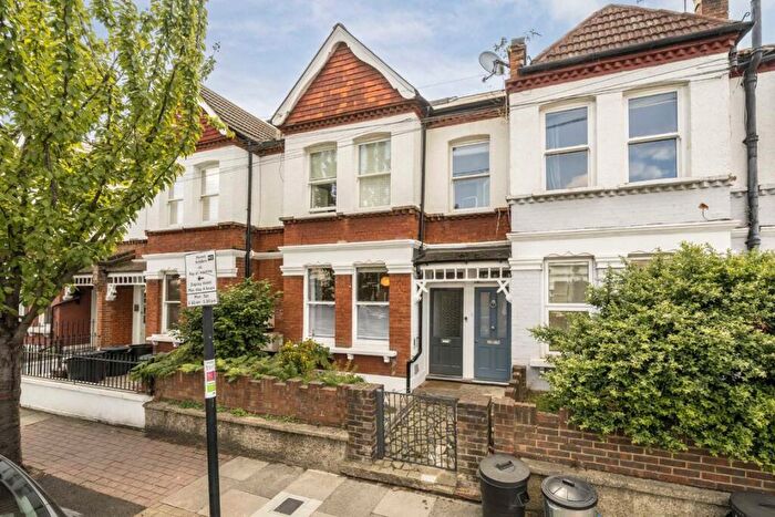2 Bedroom Maisonette For Sale In Oakmead Road, Balham, SW12