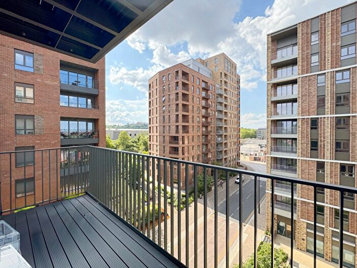 2 Bedroom Flat To Rent In Mary Neuner Road, London, N8