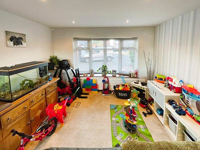 4 Bedroom Detached House For Sale In Chatton Close, Bury, BL8