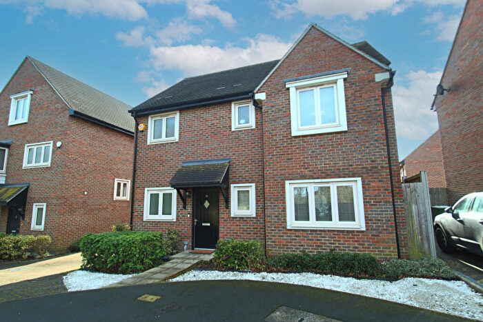 4 Bedroom Detached House To Rent In Bond Close, Welling, DA16