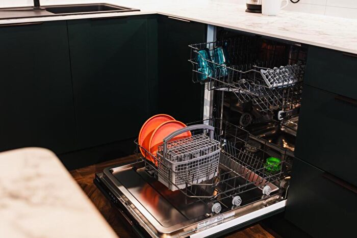 5 Bedroom Flat To Rent In Leazes Parade Holland Drive, Newcastle, NE2